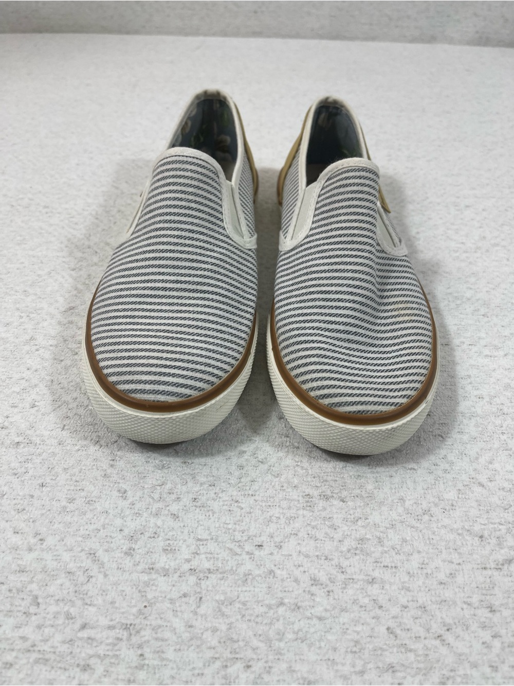 Tommy Bahama Women’s Striped Canvas Slip-On Sneakers Sz8. SKU#0505